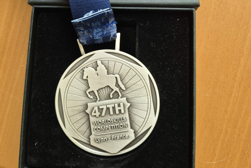 Medaille podium Worldskills Maintenance des matériels