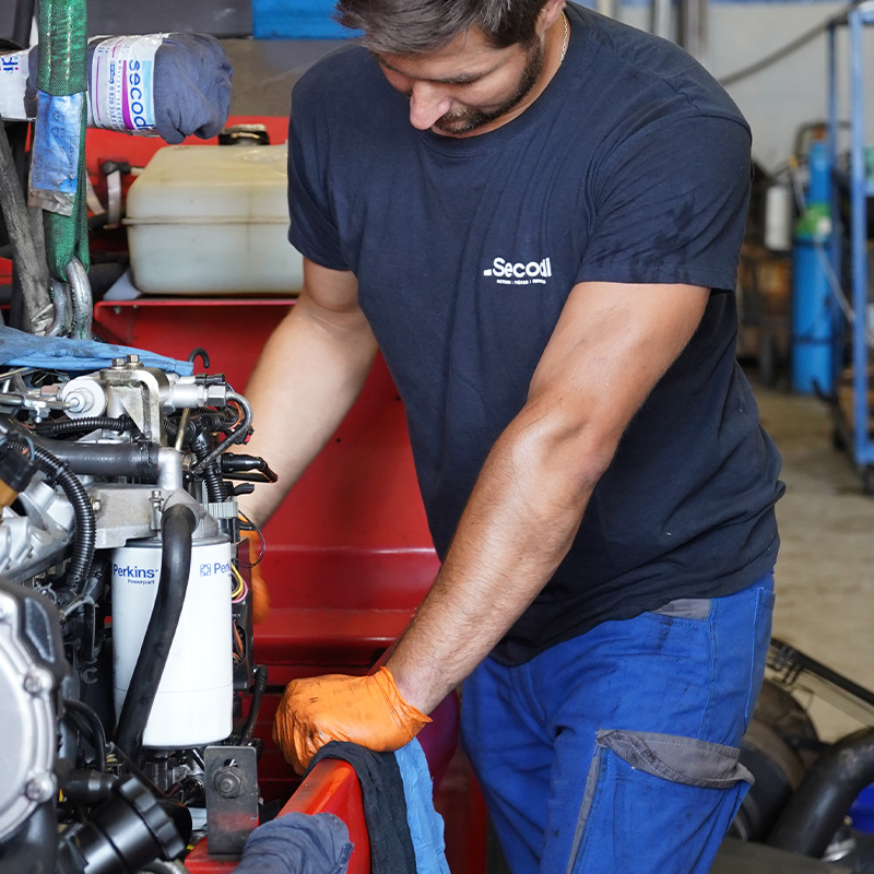 Technicien Service Secodi, Réparation machine agricole